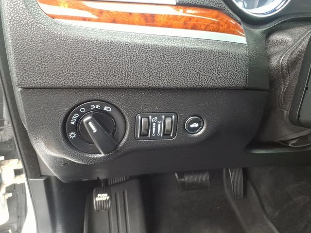 2014 Chrysler 300 Base